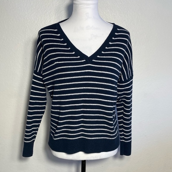 Abercrombie and Fitch Blue & White Striped Sweater Women's Size Small - Picture 1 of 3